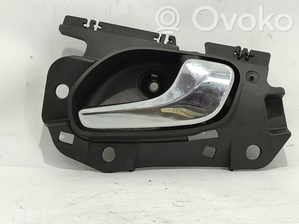 Manecilla interna puerta trasera   0112471