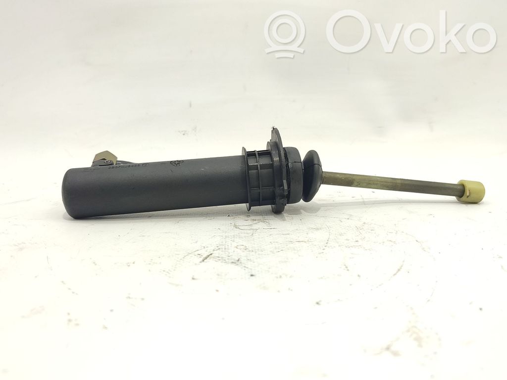 Siłownik sprzęgła / Wysprzęglik   STC100050