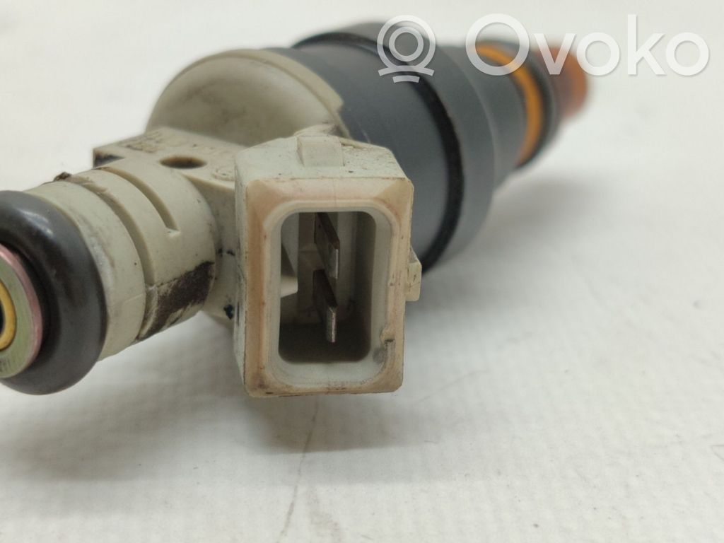 Inyector de combustible   0280150831