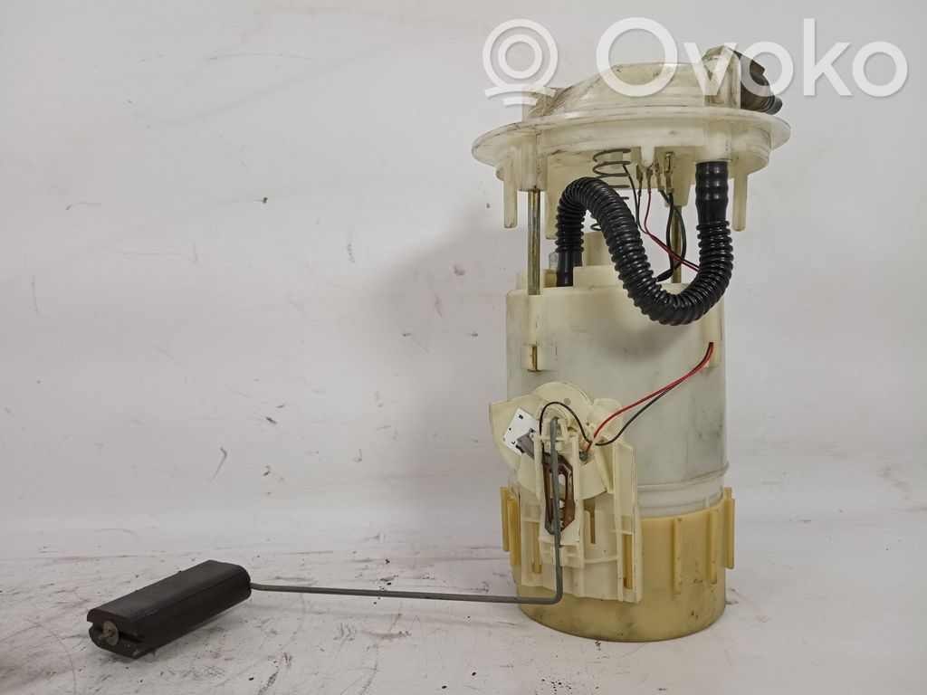Bomba interna de combustible