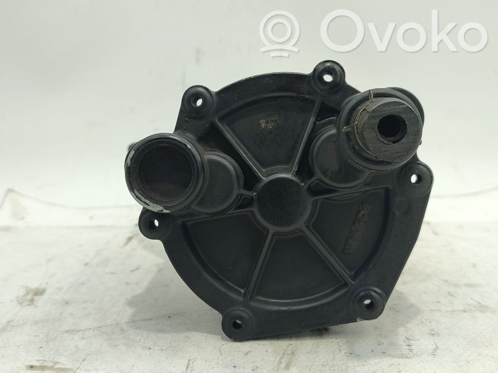 Ford Focus Vacuum pump 