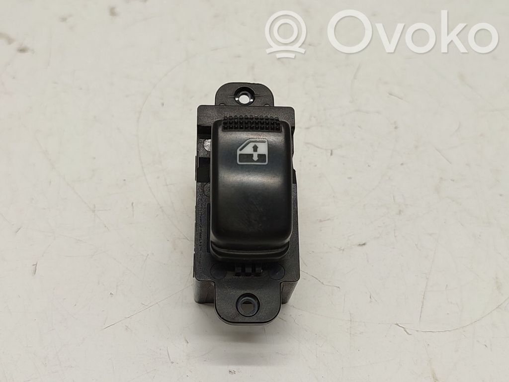 Interruptor del elevalunas eléctrico   935782D000