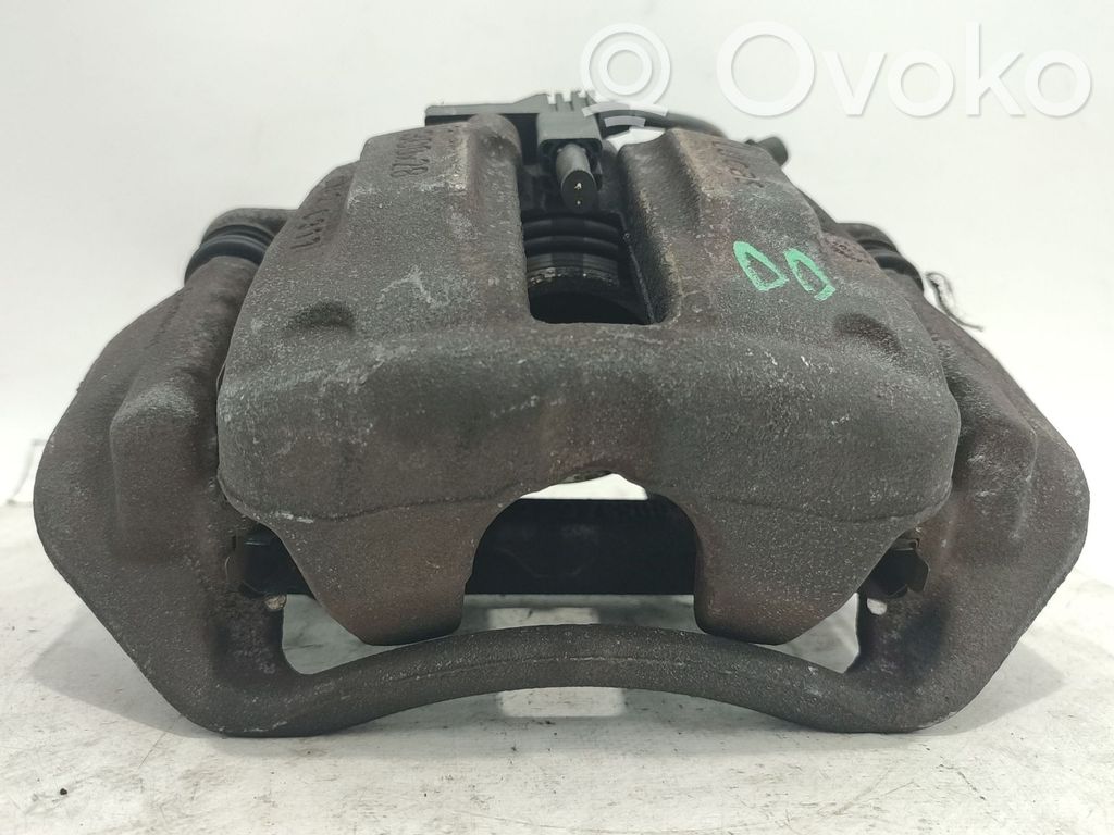 Mercedes-Benz CLK A209 C209 Zacisk hamulcowy przedni 