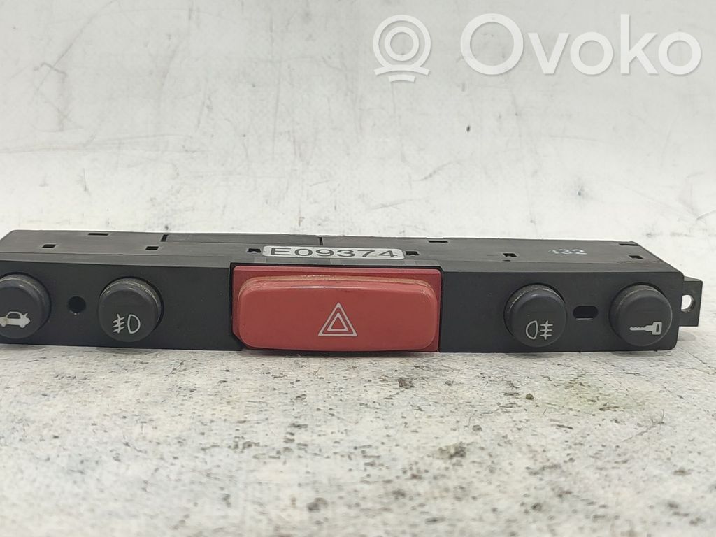 Schalter Warnblinkanlage   735266925,735266925