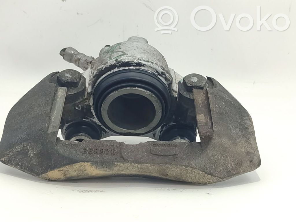 Peugeot 205 Zacisk hamulcowy przedni