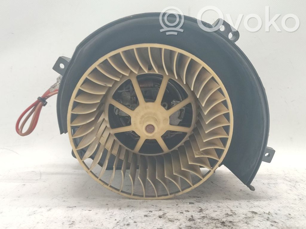 Opel Omega B1 Lämmittimen puhallin 