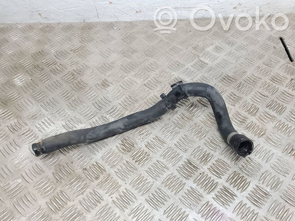 BMW 1 E81 E87 Tuyau de liquide de refroidissement moteur 