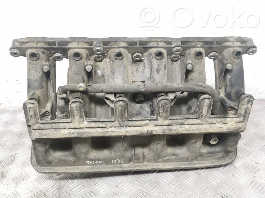 BMW 7 E38 Intake manifold 