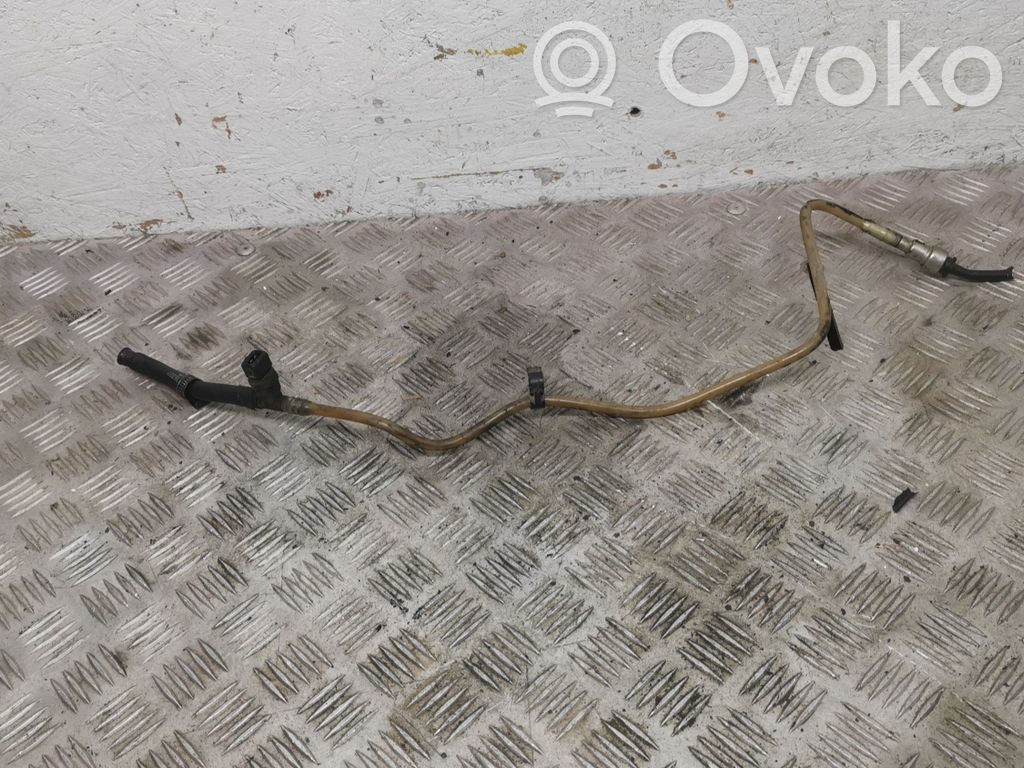 BMW 3 E46 Polttoaineen ruiskutuksen syöttöletku 