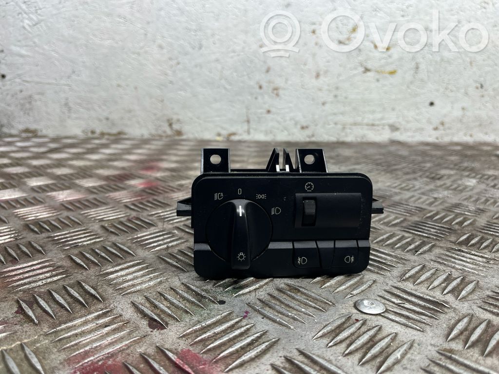 Light switch   6936825,0026953,532228434