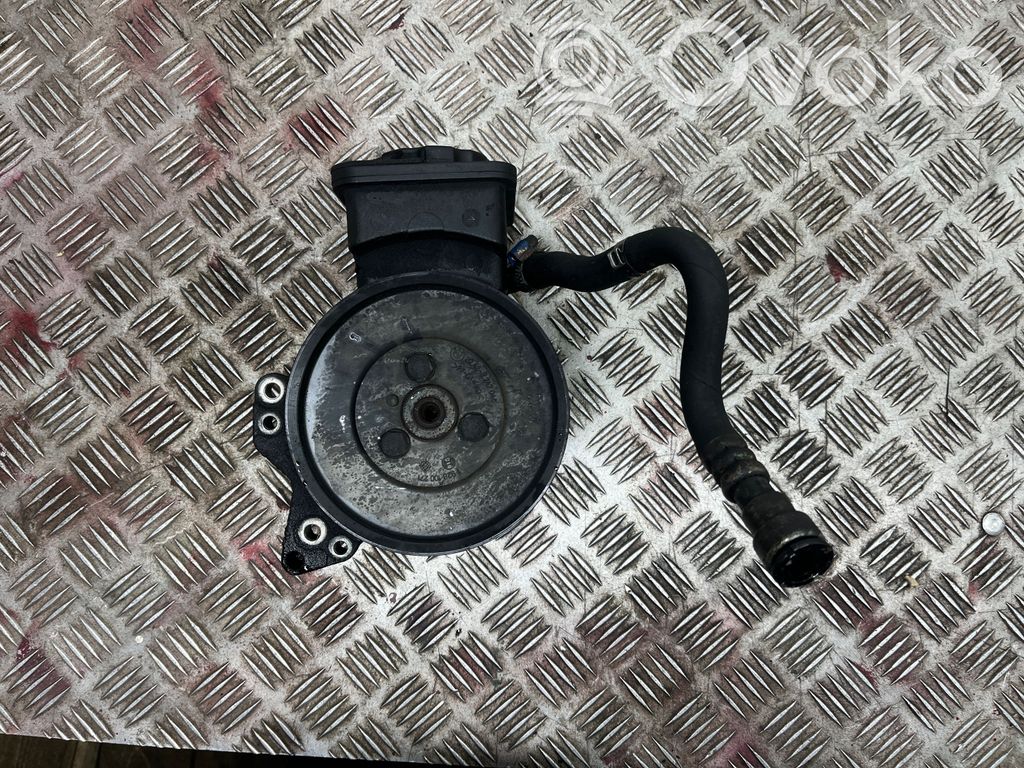 Ohjaustehostimen pumppu   91208,2247046