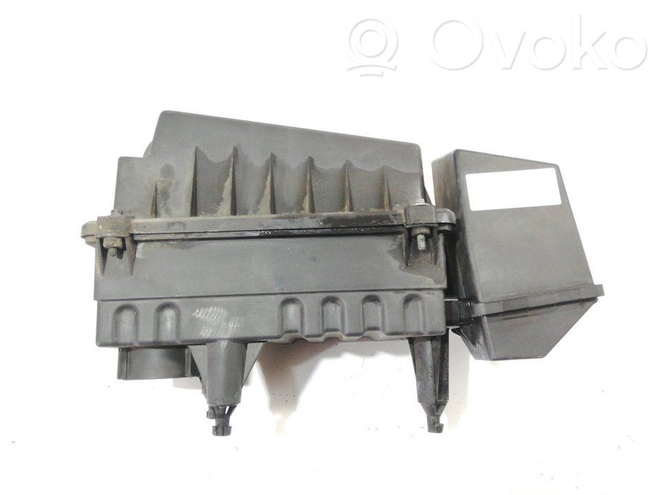 Ford Focus Air filter box 