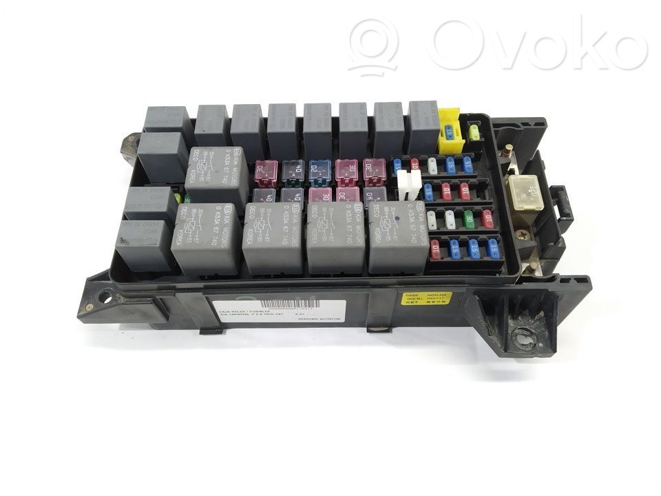 KIA Carnival Fuse module 