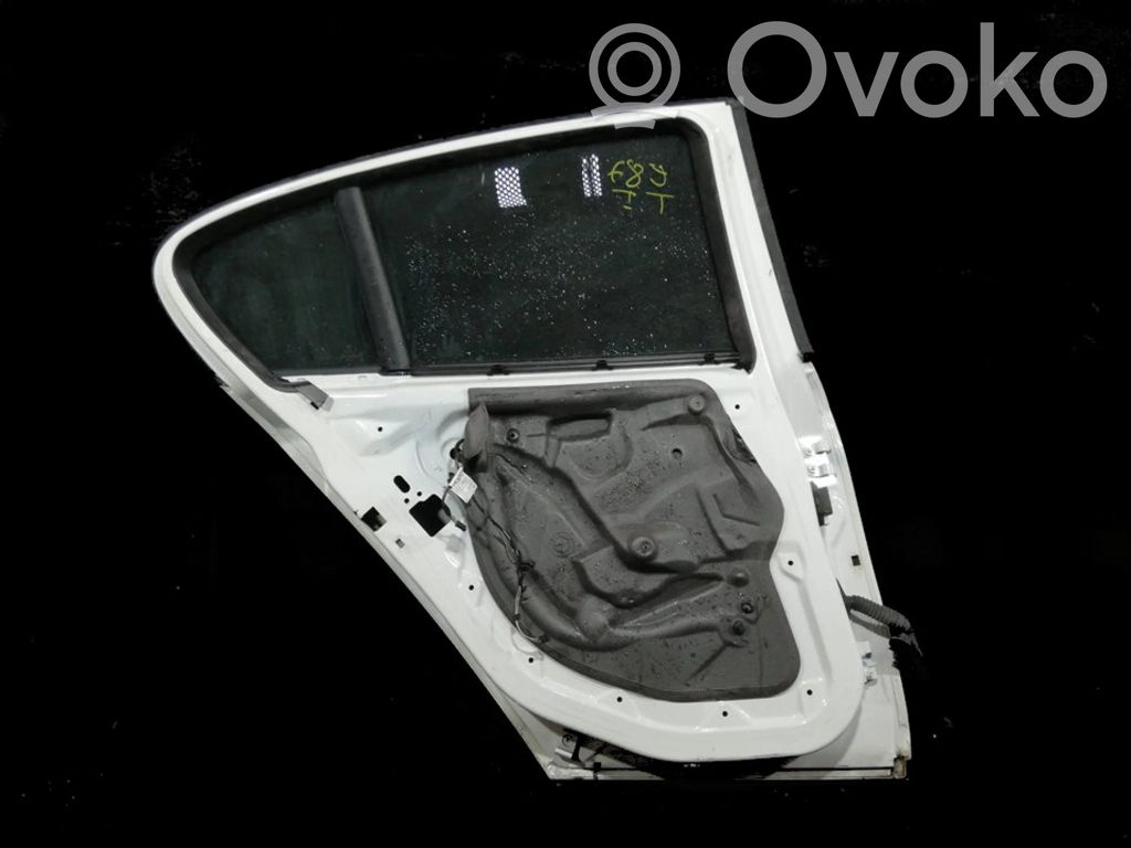Aizmugurējās durvis   41525A2A383