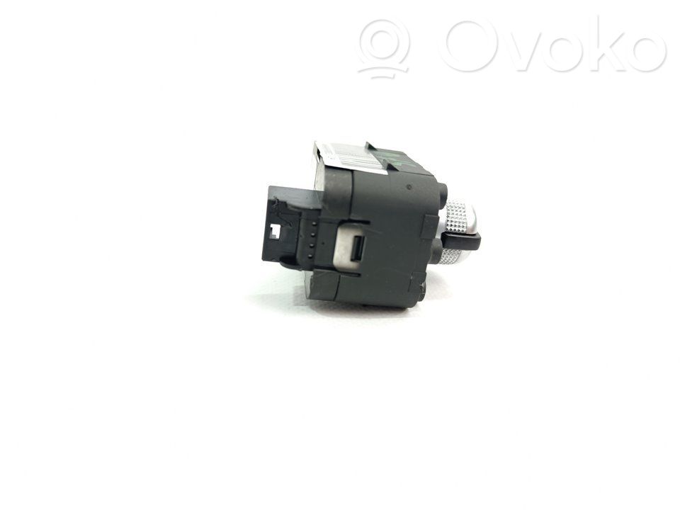 Audi A4 S4 B8 8K Wing mirror switch 