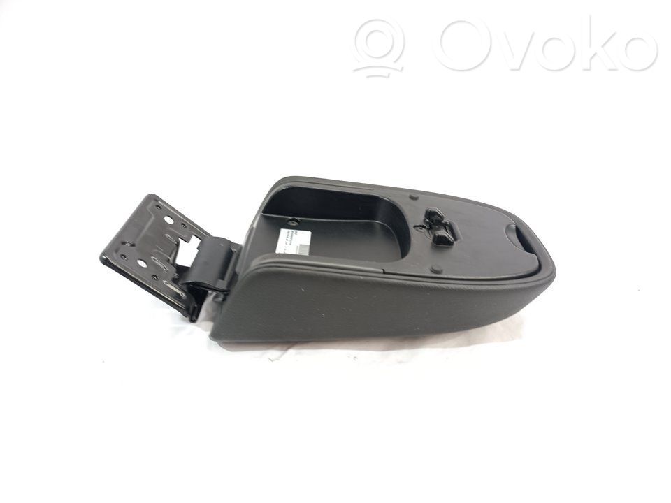 Armrest   8M51R045C74