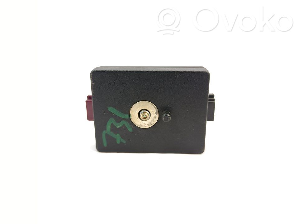 BMW 3 E90 E91 Antenos stiprintuvas 