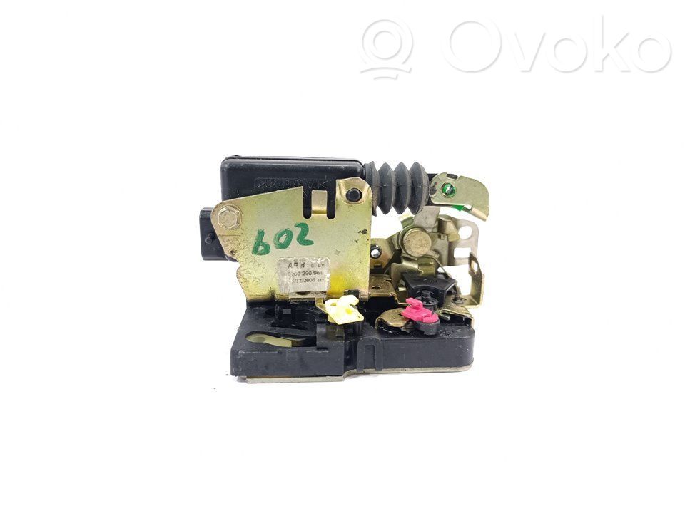 Dacia Logan I Front door lock 