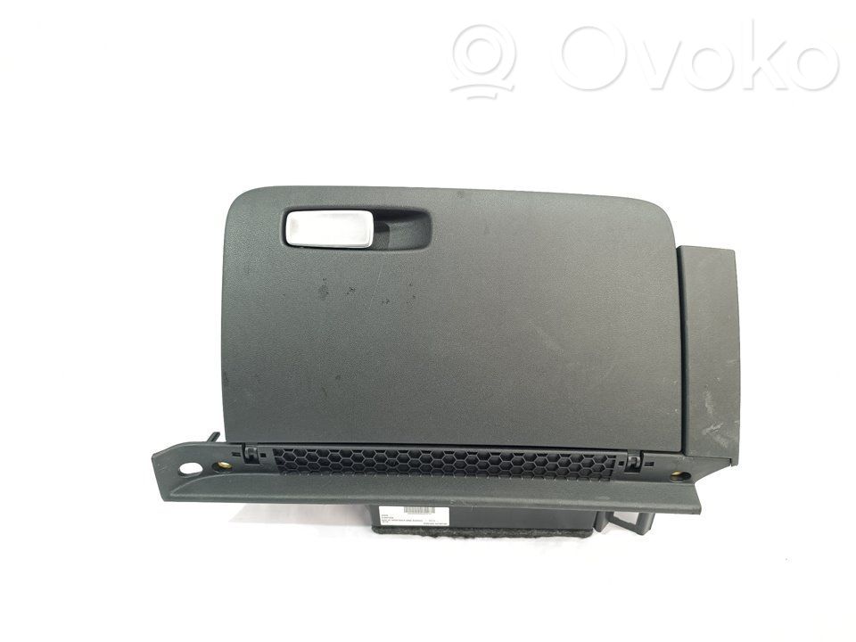 Audi A1 Glove box 