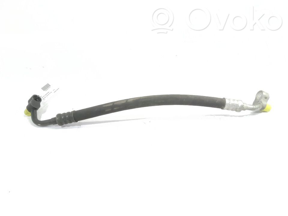BMW 3 E46 Ilmastointilaitteen putki (A/C) 