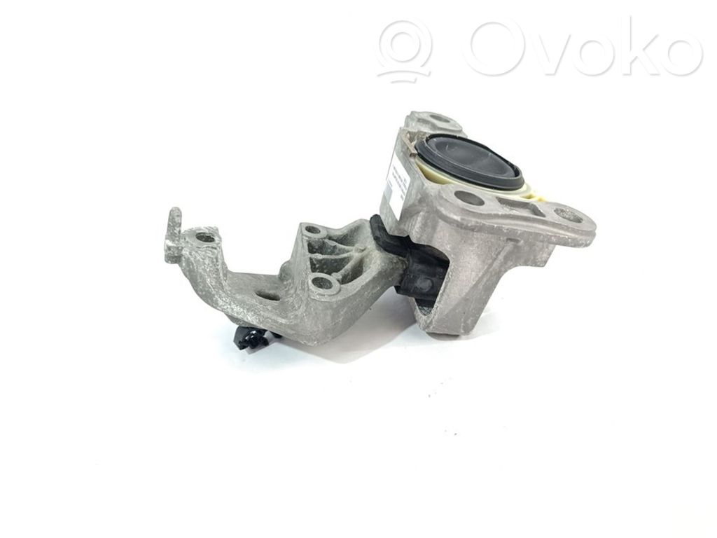 Renault Megane III Engine mounting bracket 