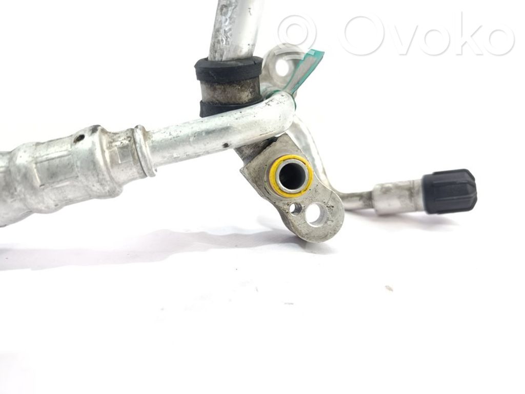 BMW X3 E83 Ilmastointilaitteen putki (A/C) 
