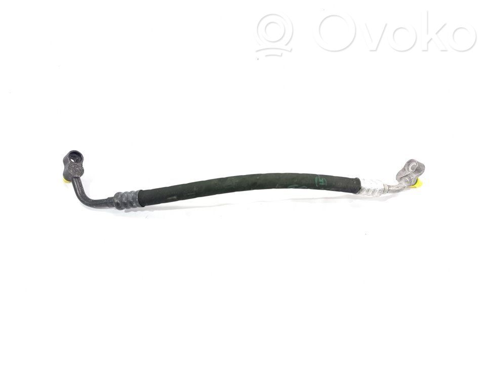 BMW 3 E46 Ilmastointilaitteen putki (A/C) 