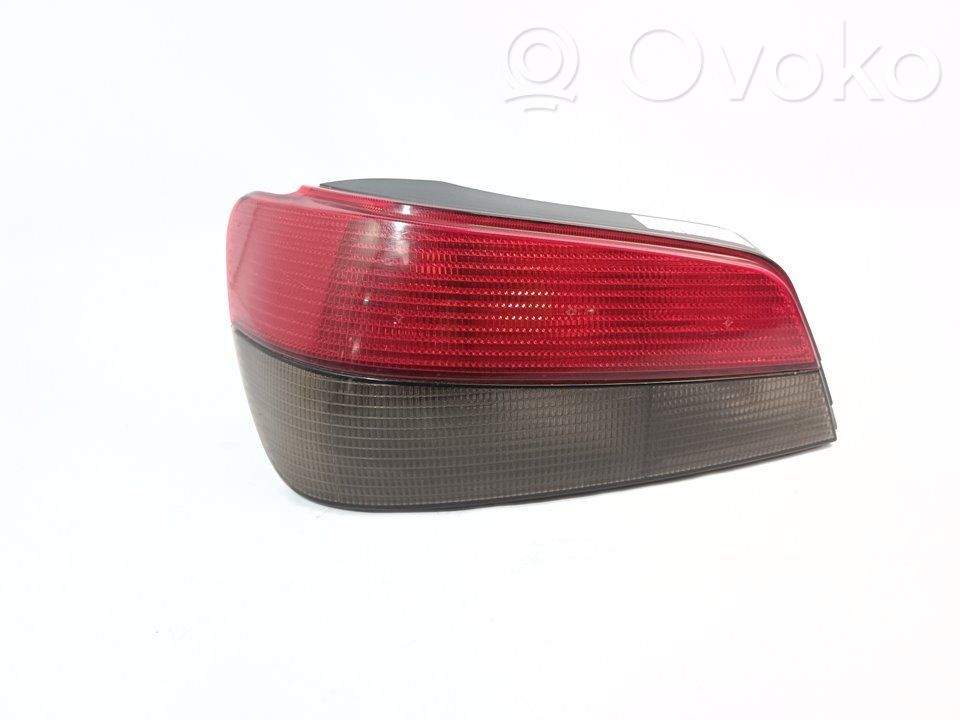 Peugeot 306 Aizmugurējais lukturis virsbūvē 