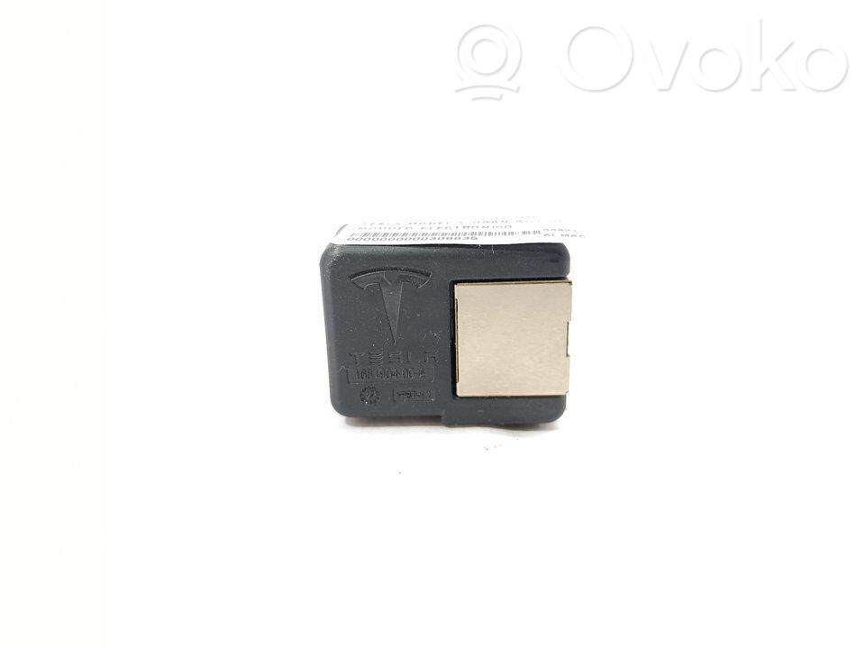 Muut ohjainlaitteet/moduulit   168190400A