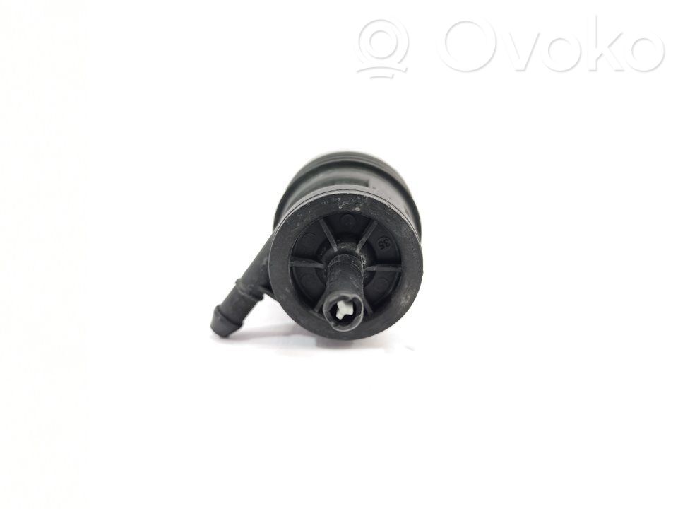 Mercedes-Benz C W203 Windscreen/windshield washer pump 