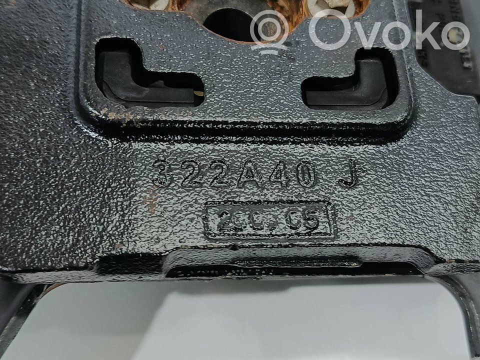 Variklio pagalvė   322A40J