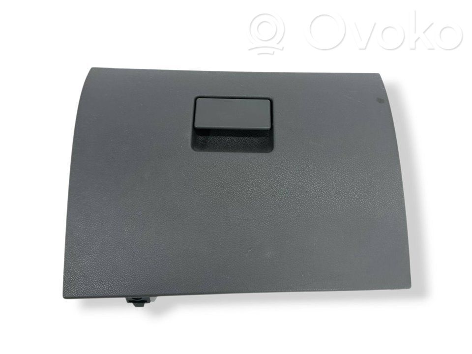 Ford Kuga I Glove box 