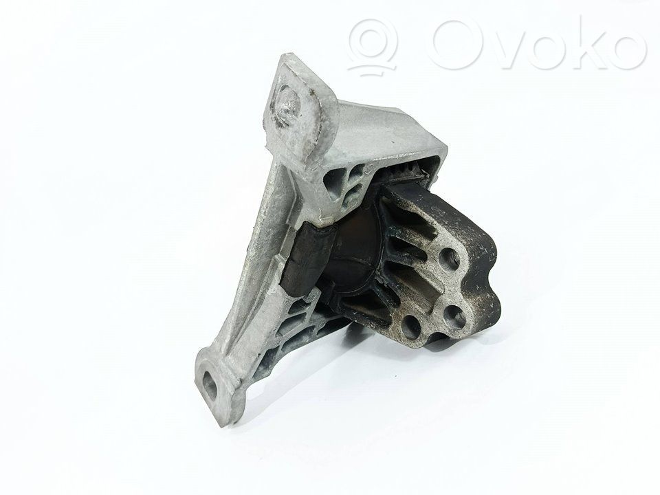 Ford Focus Engine mount bracket 