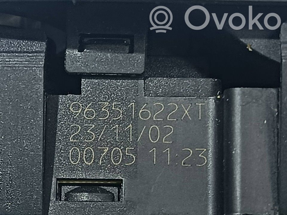 Peugeot 307 Electric window control switch 