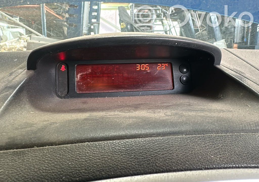 Renault Clio III Ekrāns / displejs / mazais ekrāns 