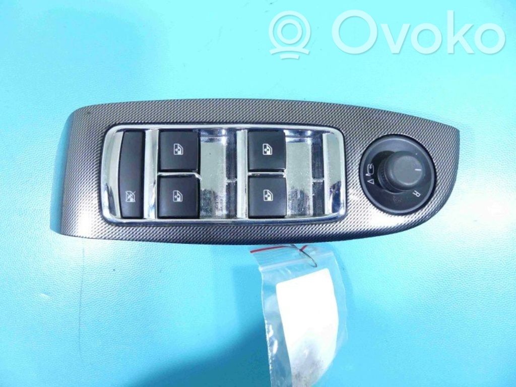 Chevrolet Malibu Electric window control switch 