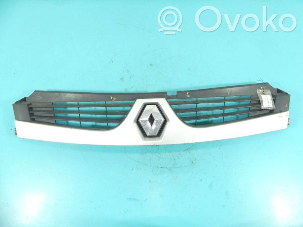 Renault Master II Front bumper upper radiator grill 