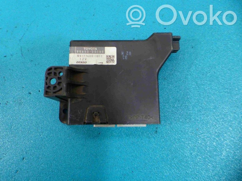 Toyota Yaris Modul de control caroserie central 