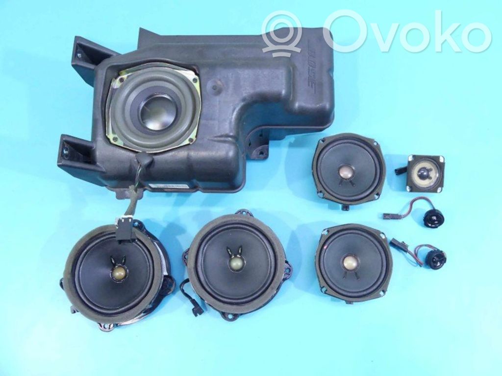 Cadillac SRX Front door speaker 