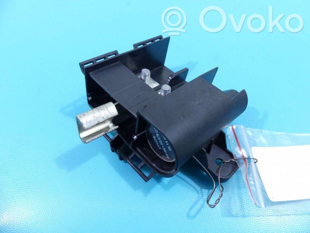 Volkswagen PASSAT B8 Rozdzielacz / Blok zaworowy zawieszenia pneumatycznego osi tylnej 