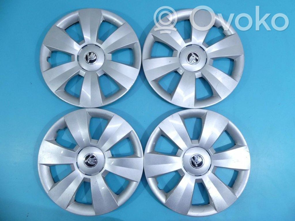 Skoda Rapid (NH) Mozzo/copricerchi/borchia della ruota R16 