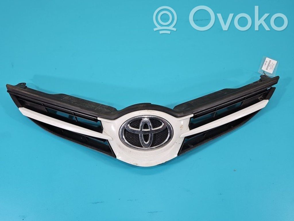 Toyota Auris E180 Grille calandre supérieure de pare-chocs avant