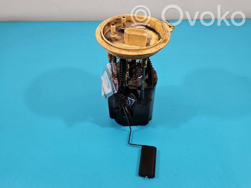 Volkswagen Golf V Bomba interna de combustible 