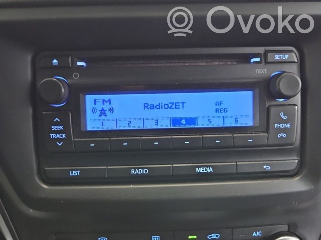 Toyota Avensis T270 Panel / Radioodtwarzacz CD/DVD/GPS 