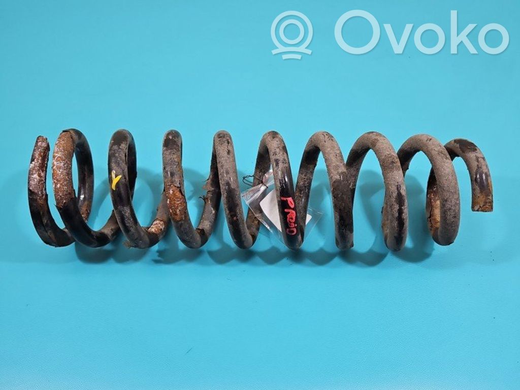 Toyota Land Cruiser (J200) Ressort hélicoïdal avant 