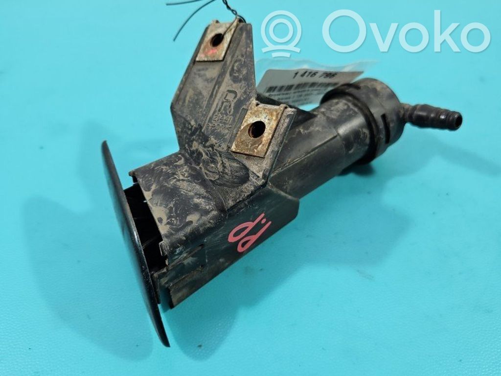 Toyota Avensis T250 Ugello a spruzzo lavavetri per faro