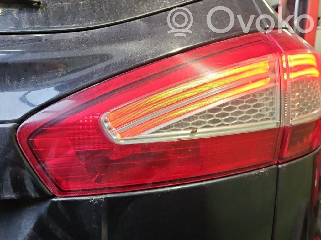 Ford Mondeo MK IV Lampă spate în caroserie 