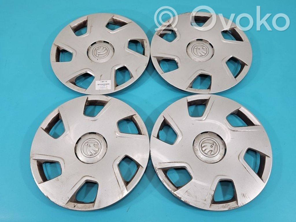 Skoda Rapid (NH) Mozzo/copricerchi/borchia della ruota R16 