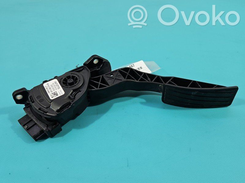 Suzuki Vitara (LY) Accelerator throttle pedal 