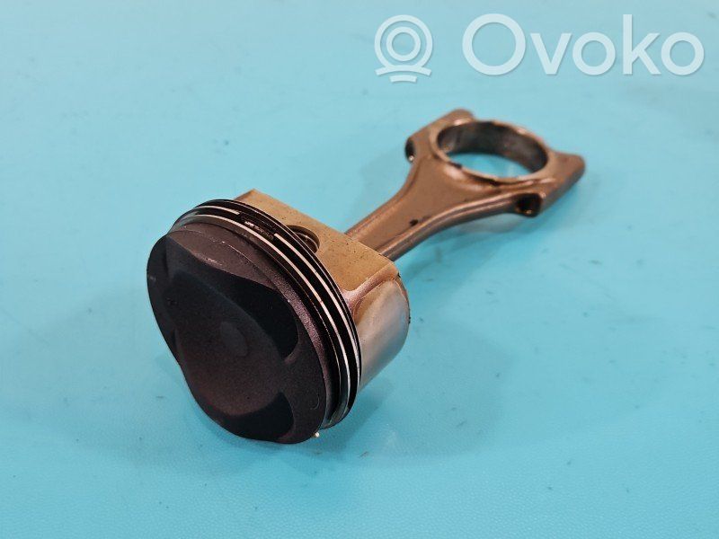 Audi Q7 4L Piston